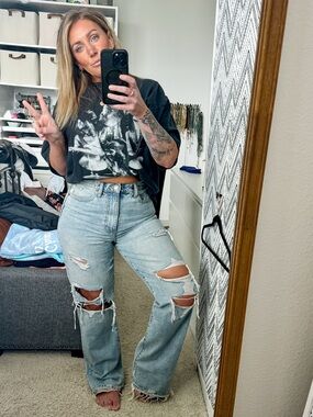 DAZE Light Wash Denim Jeans